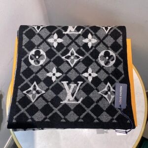 <AUTHENTIC>Louis Vuitton Scarf